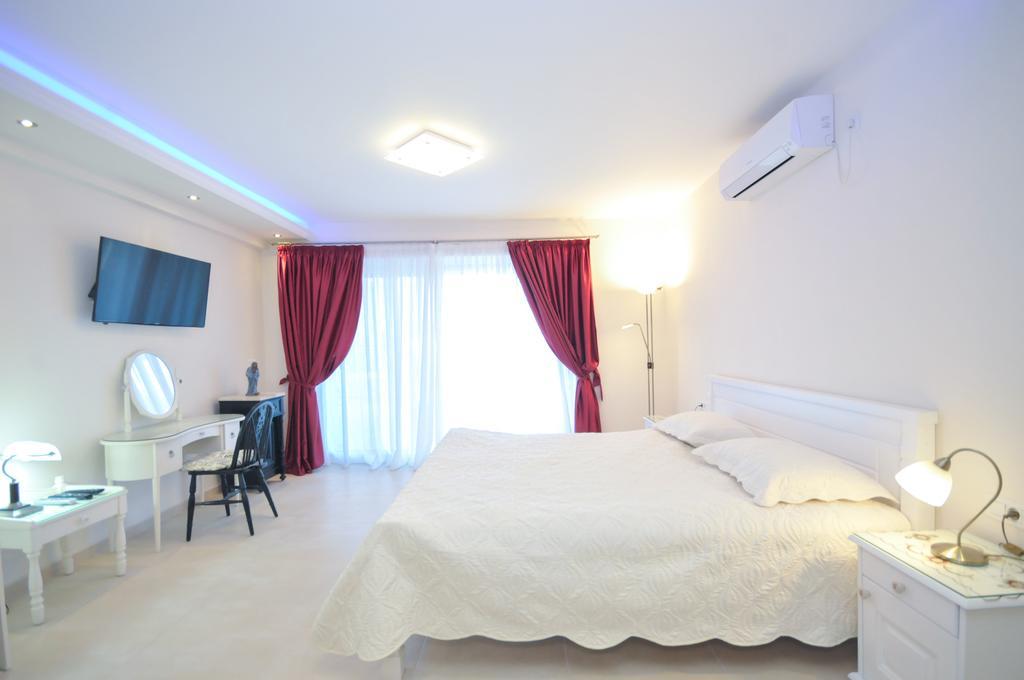 St.George Apartments Petrovac Oda fotoğraf