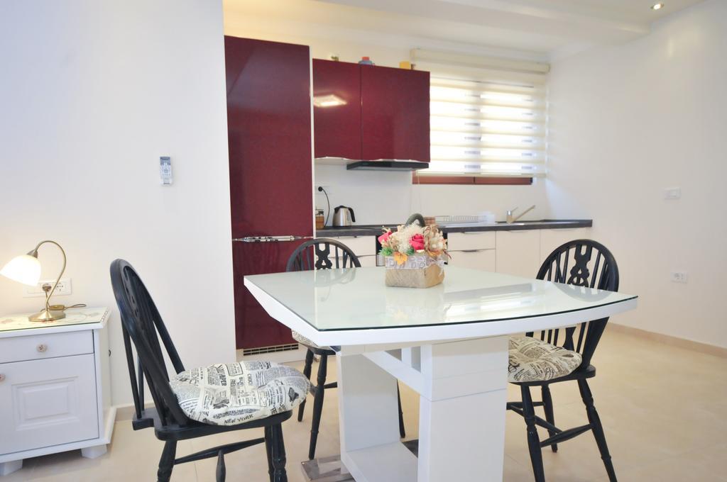 St.George Apartments Petrovac Oda fotoğraf