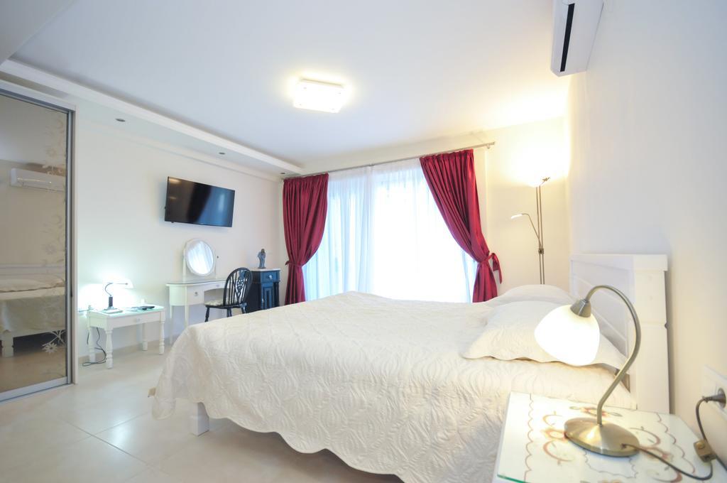 St.George Apartments Petrovac Oda fotoğraf