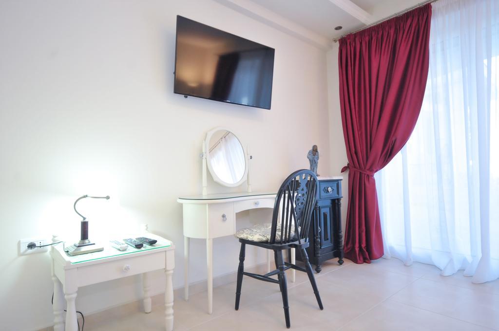 St.George Apartments Petrovac Oda fotoğraf